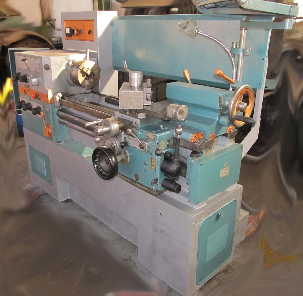 16Е16КП універсальний токарно-гвинторізний верстат. Фотографія верстата